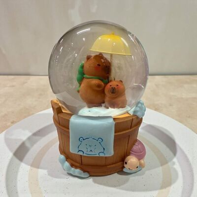 Capybara Işıklı Kar Küresi 12.5 Cm - 1